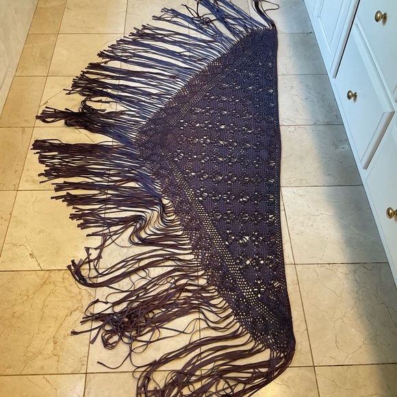 Fringe Shaw / Wrap / Scarf, Purple, Excellent Condition, 62” x 36” - Picture 6 of 12